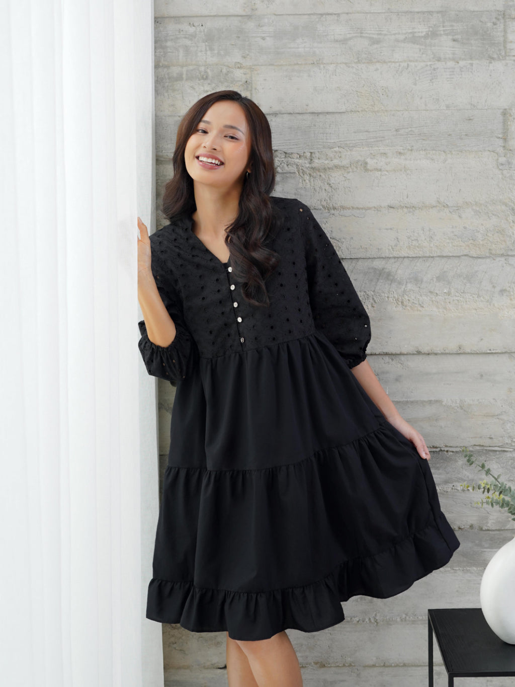 Momelca - Rania Midi Embroiderry Dress Wanita
