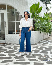 Load image into Gallery viewer, Momelca Bonnie Denim Pants / Celana Wanita
