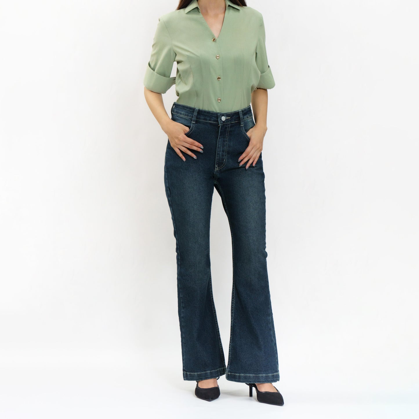 Momelca Calista Bootcut Denim Pants Celana Denim Panjang Wanita
