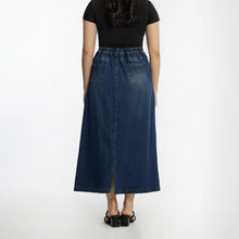 Load image into Gallery viewer, Momelca Ester Daily Skirt - Bawahan Rok Medium Denim Untuk Wanita
