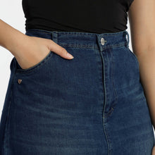 Load image into Gallery viewer, Momelca Ester Daily Skirt - Bawahan Rok Medium Denim Untuk Wanita
