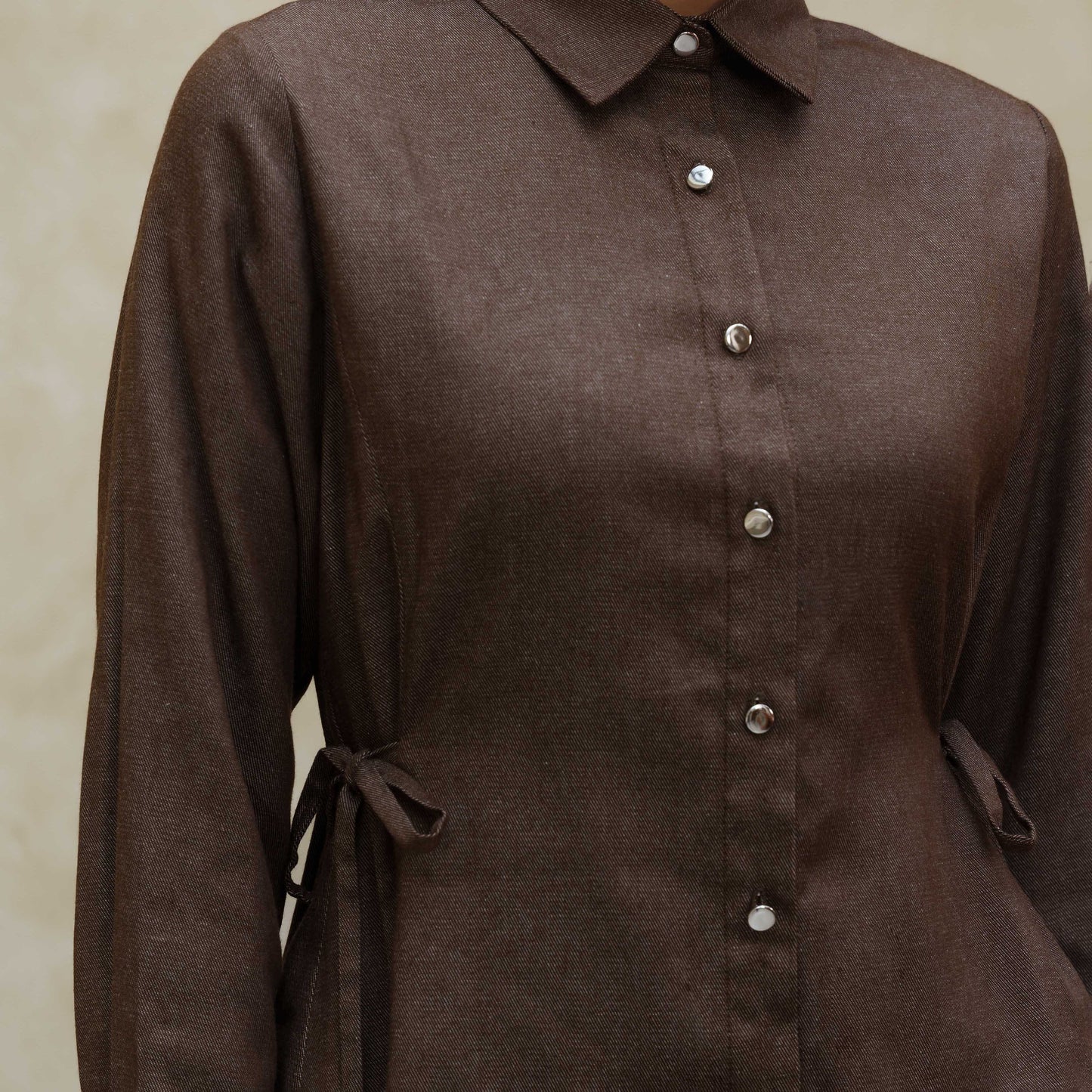 Momelca Faiza Fitted Shirt - Kemeja Wanita Tali Samping Lengan Panjang