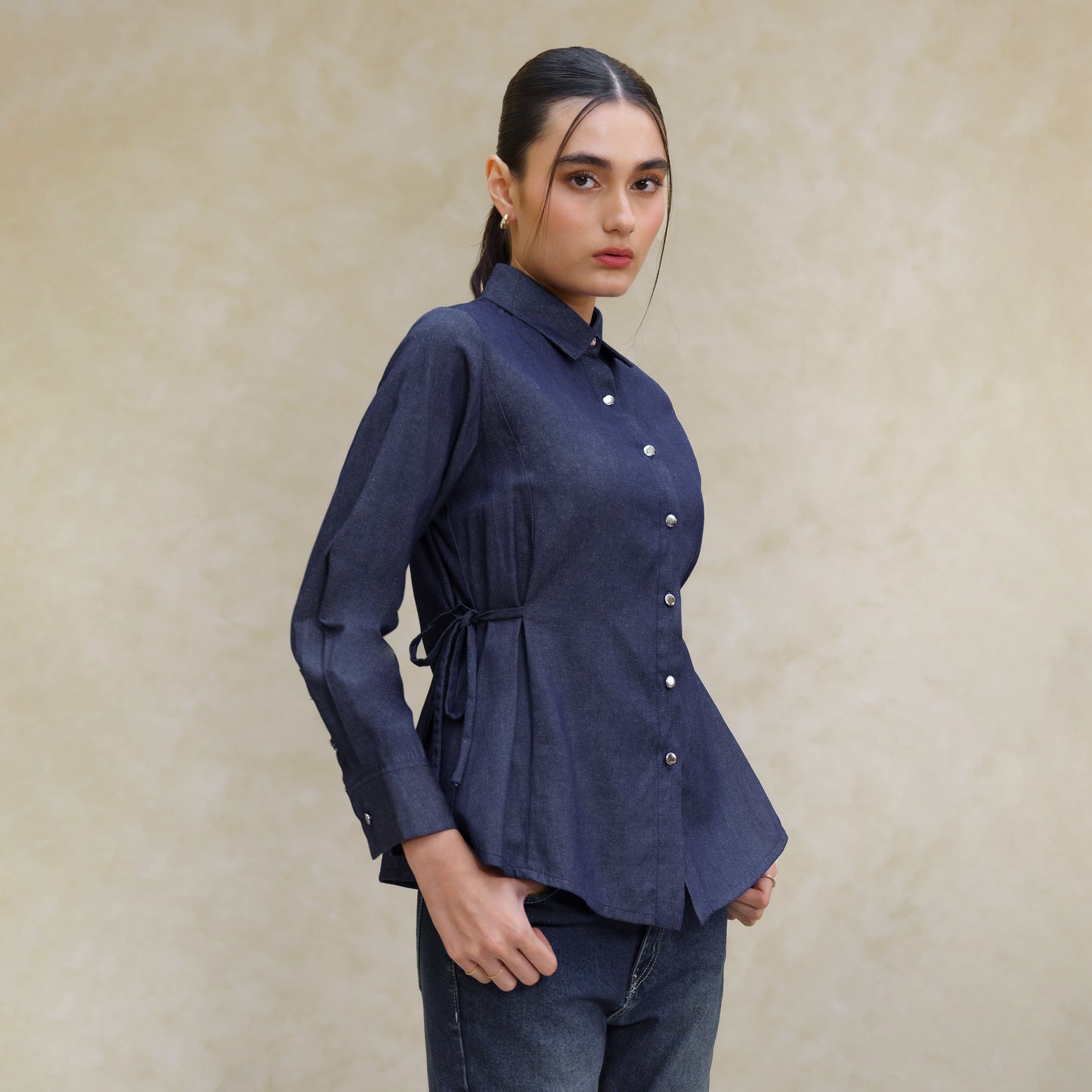 Momelca Faiza Fitted Shirt - Kemeja Wanita Tali Samping Lengan Panjang