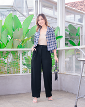 Load image into Gallery viewer, Momelca Cassidy Pants
